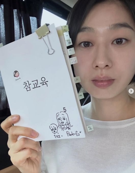 《鐵拳教育》朴智妍爆紅 黃相慶夫妻檔同受關注
