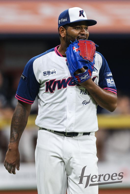 '<b>한화</b> 2연패 안겼다' <b>키움</b>, 알칸타라 호투 앞세워 <b>3-1 승리</b>…김건희 동...