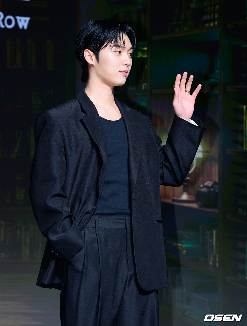 [사진]최현욱, '<b>맨 끝줄 소년</b>'