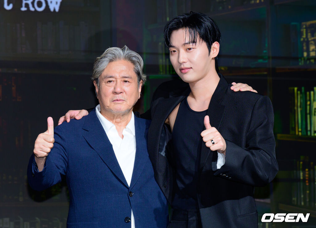 "최현욱 기가 막힙니다" <b>최민식</b> 첫 넷플릭스 '맨 끝줄 소년', 글로벌 1위...