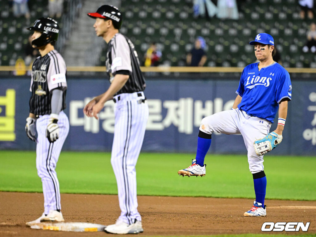 ‘KBO 최다 2547경기’ 41세 베테랑 포수, 왜 생애 첫 1루수로 출장했을까..."캠프 때 가끔 1루를 봤었는데" [오!쎈 잠실]