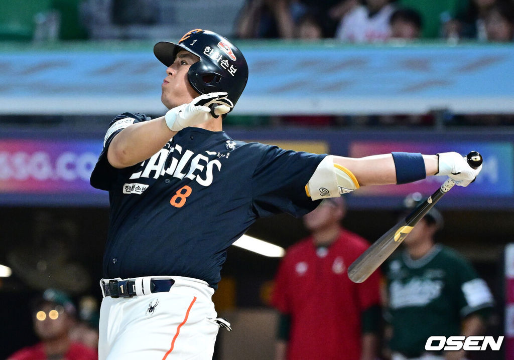 노시환 4G 연속 홈런 폭발, 한화 10안타 2홈런 타격쇼→2연패 탈출…SSG, 2연패 부진 [인천 리뷰]