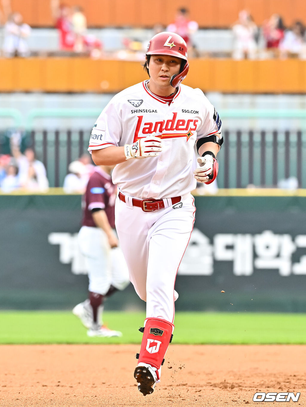 ‘전반기까지는 지명타자’ 올스타 3루수 최정, 뜨거운 인기에 오히려 난처해졌다 “빠지는 것도 예의는 아니고…”