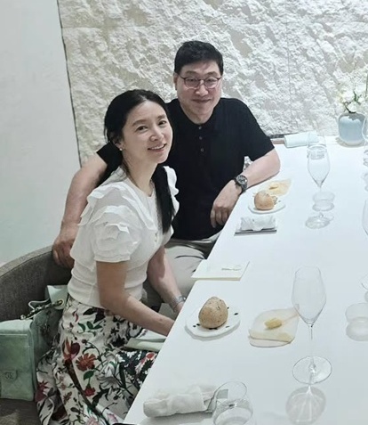 <b>이영애</b><b>정호영</b> 부부모임 포착…'20살' 나이 차이가 무색 [핫피플]