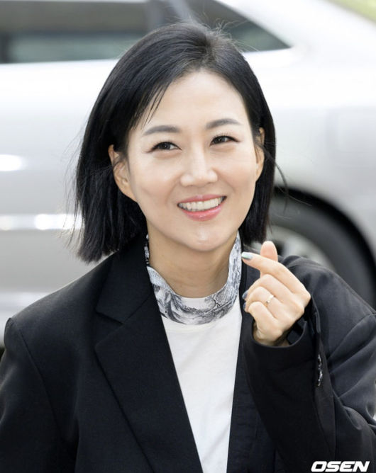 [속보] <b>장윤정 모친</b>, 수천만원대 투자사기 혐의로 <b>구속 송치</b>
