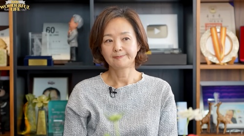 배종옥, <b>노희경 작가</b>와 몸싸움 고백 "목 졸리고 손 깨물어...윤여정도 눈...