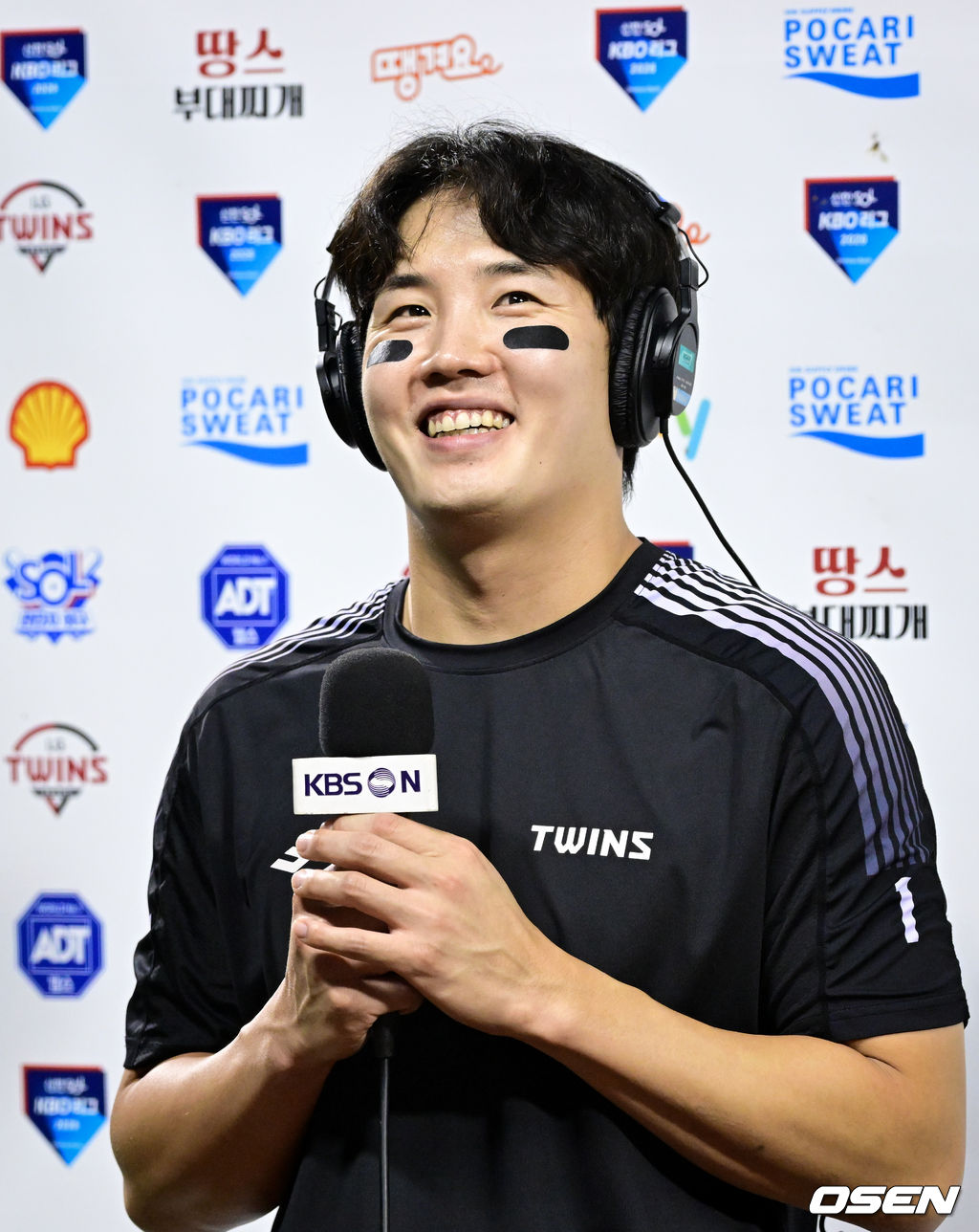 [사진]<b>임찬규</b> '행복한 <b>10승</b>'