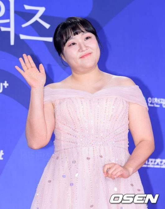 <b>이수지</b>, '재선거 논란' 15일 만에 <b>자필 사과</b>.."내 불찰, 더 신중하겠다"...