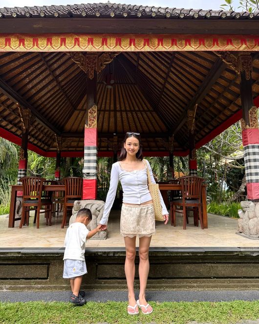 '금융인' 손연재, 아들 아니고 <b>늦둥이</b> 동생인줄…19장 꽉꽉 채운 여름...