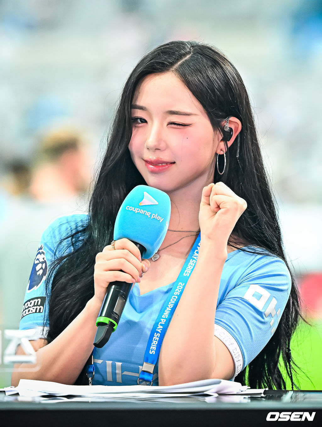 [사진]트리플에스 <b>김채연</b>,'<b>맨시티 여신</b>의 윙크'
