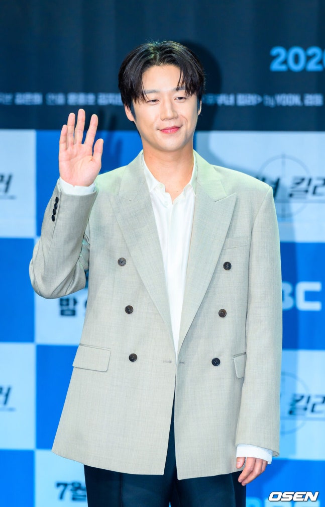 김도훈 평론가, 정준원 '내향인 논란' 글 삭제…연예계 '프로 의식' 재조명