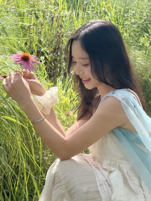 마른 몸매 이정도였어?…‘박성광♥’ 이솔이, 시선 사로잡은 '역대급 ...