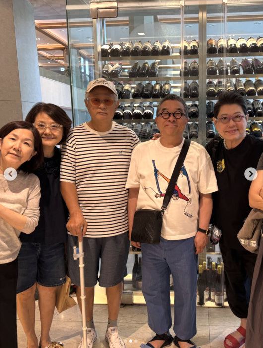 ‘<b>시각장애</b> 4급’ <b>송승환</b>, 직접 개발한 <b>지팡이</b> 든 모습..“사람 윤곽은...