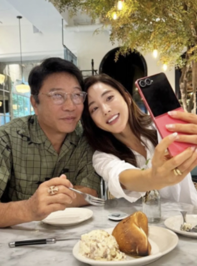 어느 덧 30년 전 첫 인연..S.E.S <b>바다</b>, <b>이수만</b> <b>재회</b>