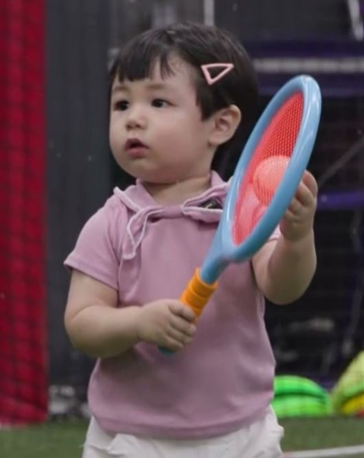 '<b>심형탁 아들</b>' <b>하루</b>, 일본 외가 DNA 물려받았다..18개월 <b>테니스</b> 신동 탄...