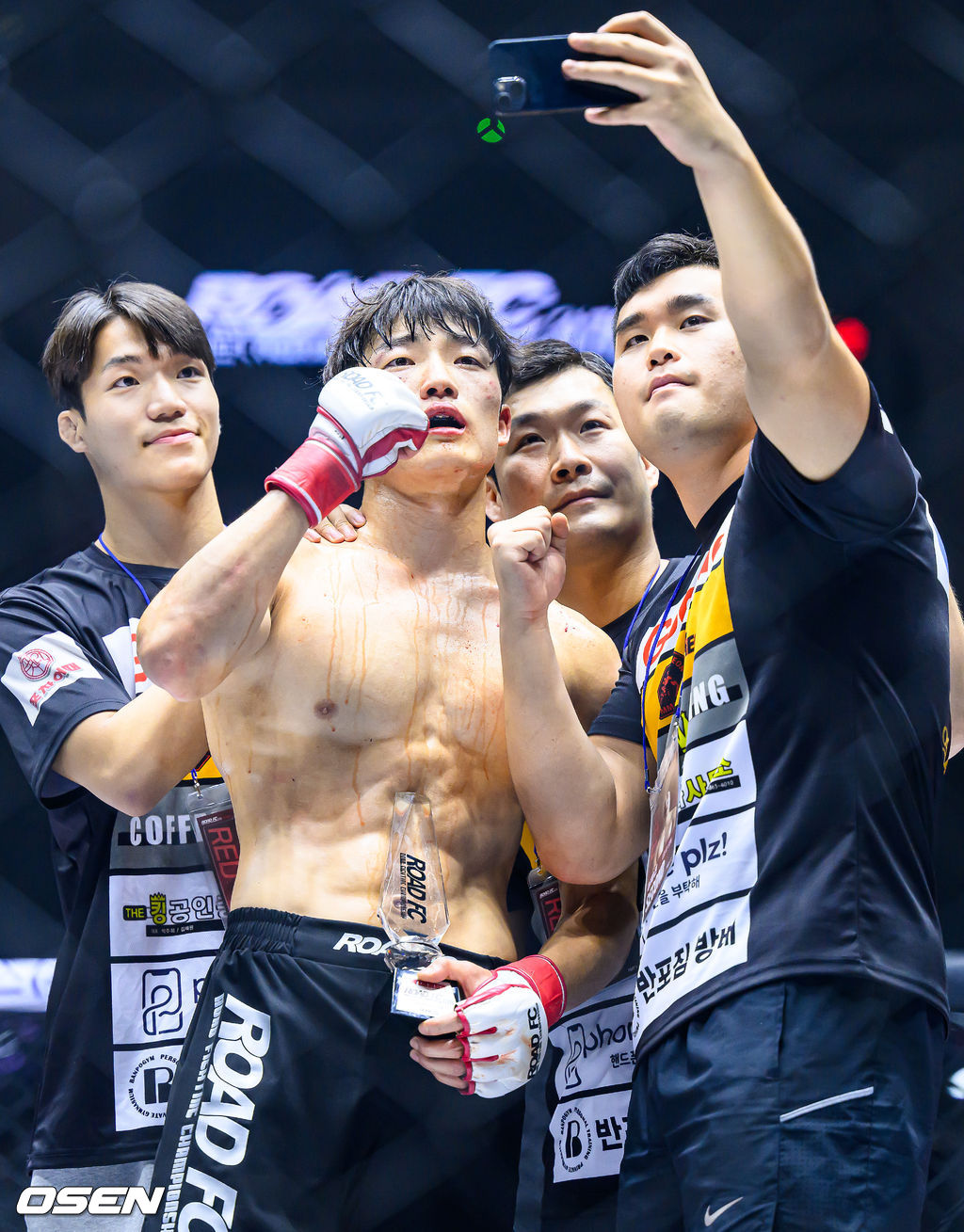[사진]이제선, <b>로드FC</b> 라이트급 승리