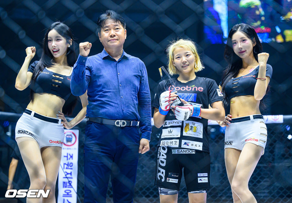 [사진]와다 세리나, <b>로드FC</b> 데뷔전 아톰급 1라운드 TKO 승리