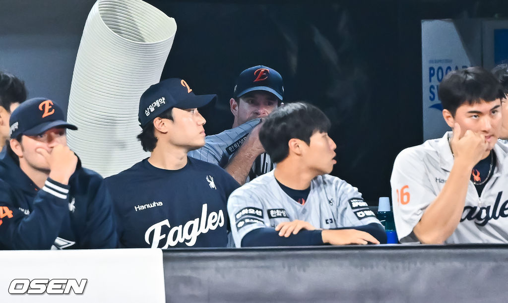 [사진]0.1이닝 2실점 <b>짐머맨</b>, 아쉬웠던 <b>구원 등판</b>