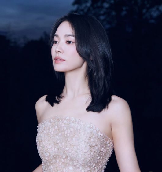 Song Hye-kyo Shares Lace-and-Sequin Evening Photos Before Slowly, Intensely Debut