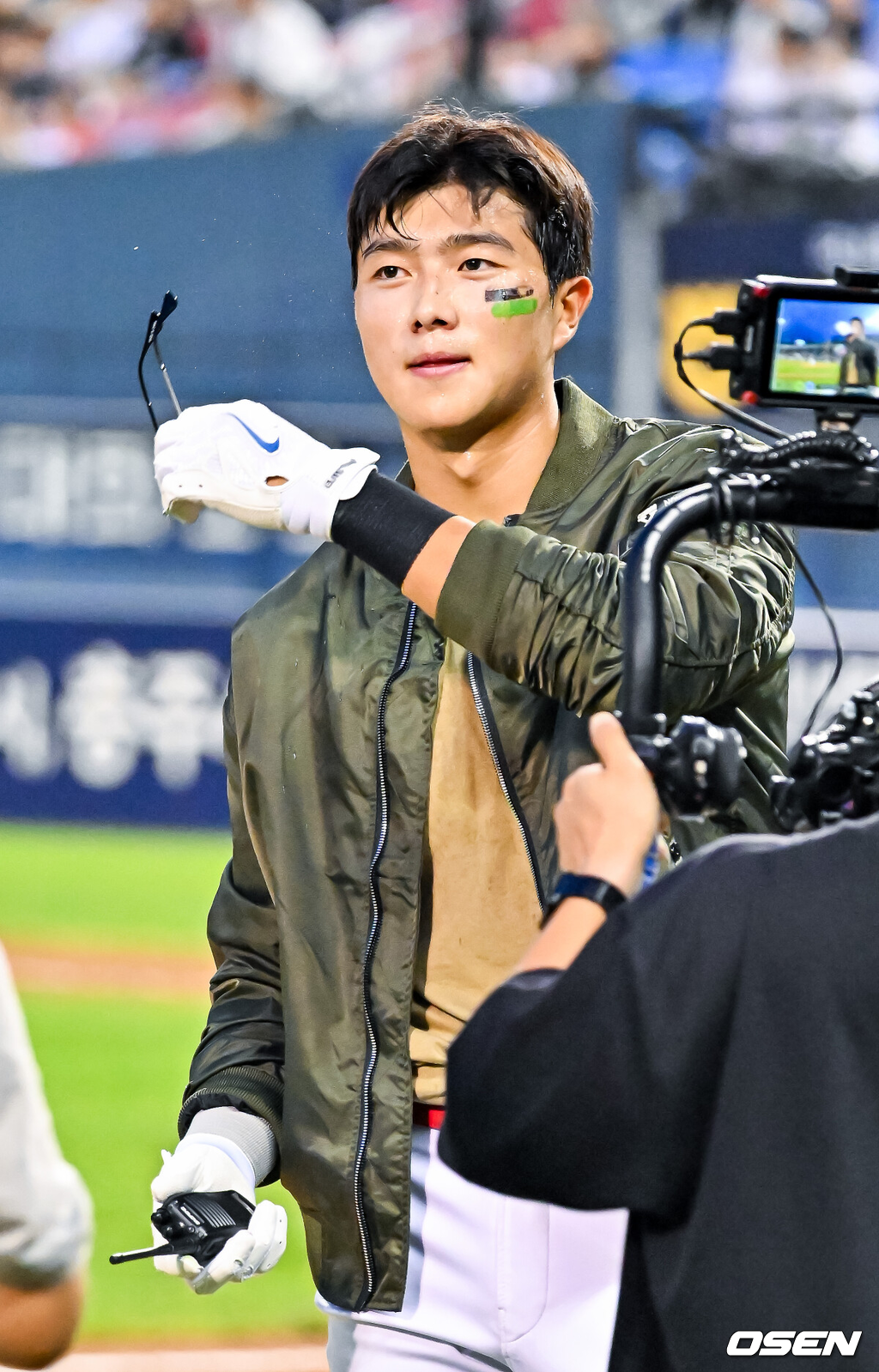 영화배우 뺨치는 <b>KIA</b> 루키 <b>박종혁</b> 설레는 첫 <b>콜업</b>, 이범호 열정 3루 수비...