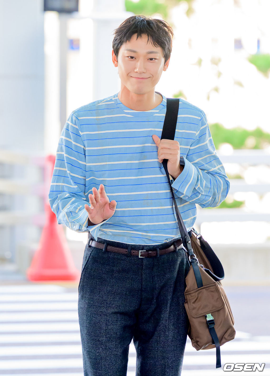 Lee Do-hyun Wore a Luxury Label to the Airport and It Still Didn't Land