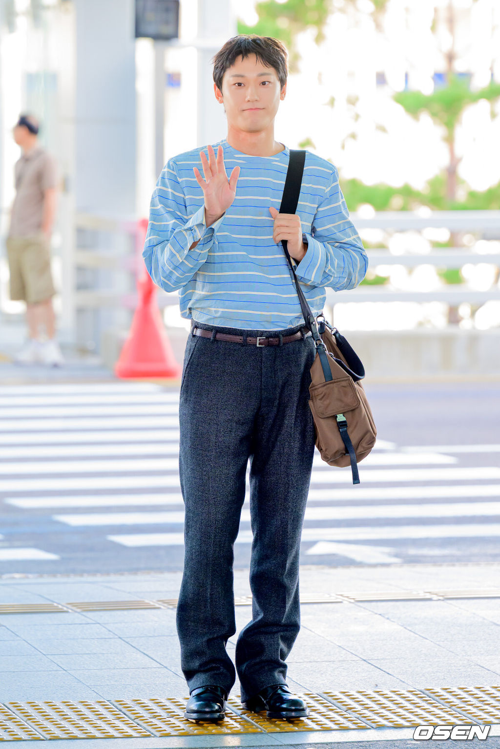 Lee Do-hyun Wore a Luxury Label to the Airport and It Still Didn't Land