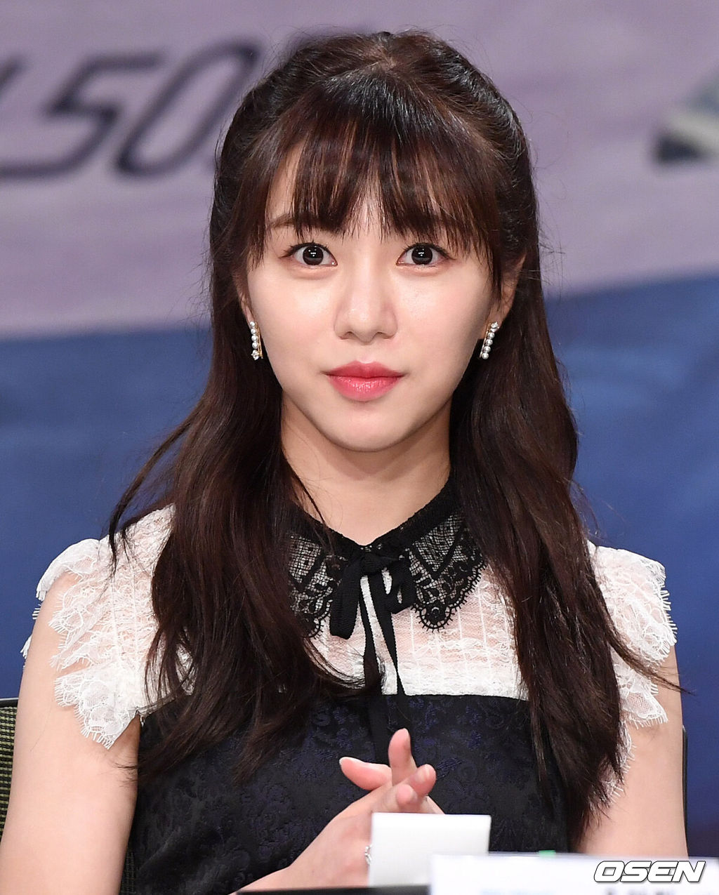 추석 연휴 마지막날인데..<b>권민아</b>, 또 AOA <b>지민</b> 머리채 "법은 가해자에게...