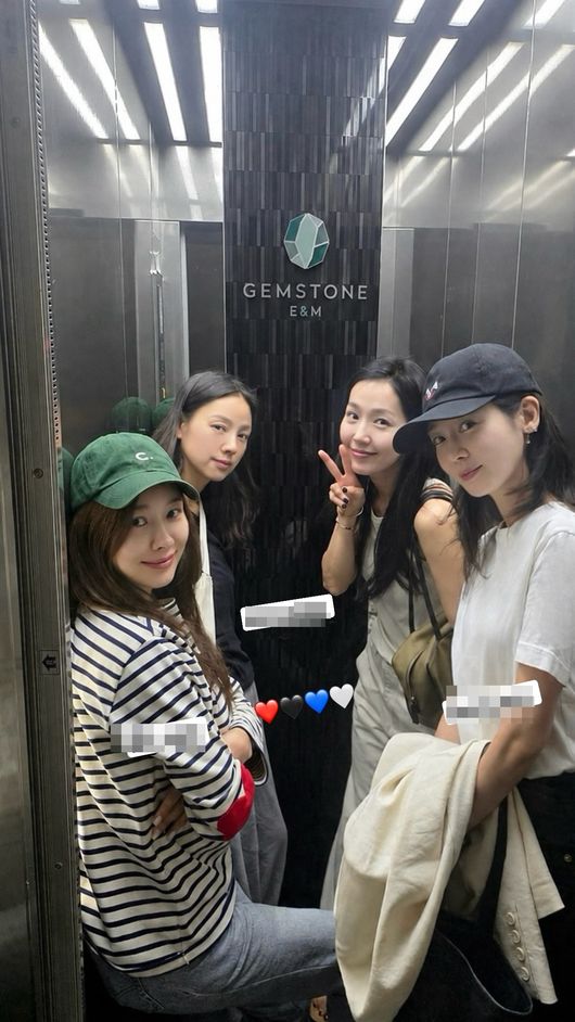 Fin.K.L Announces 2-Year Full-Group Return, First Since 2005