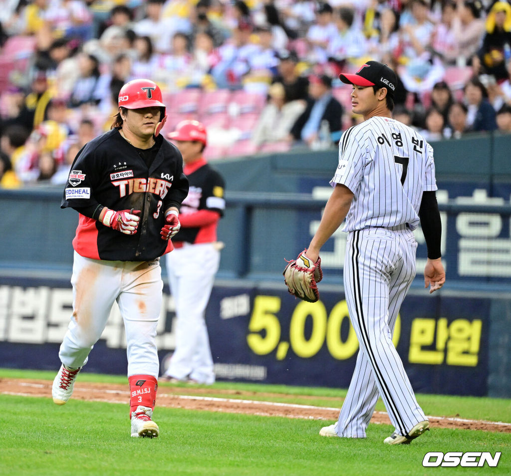 '1사 만루 놓치다' <b>LG</b>, 6연패 충격...'9회 김선빈 스퀴즈 번트' KIA 5-4 승...