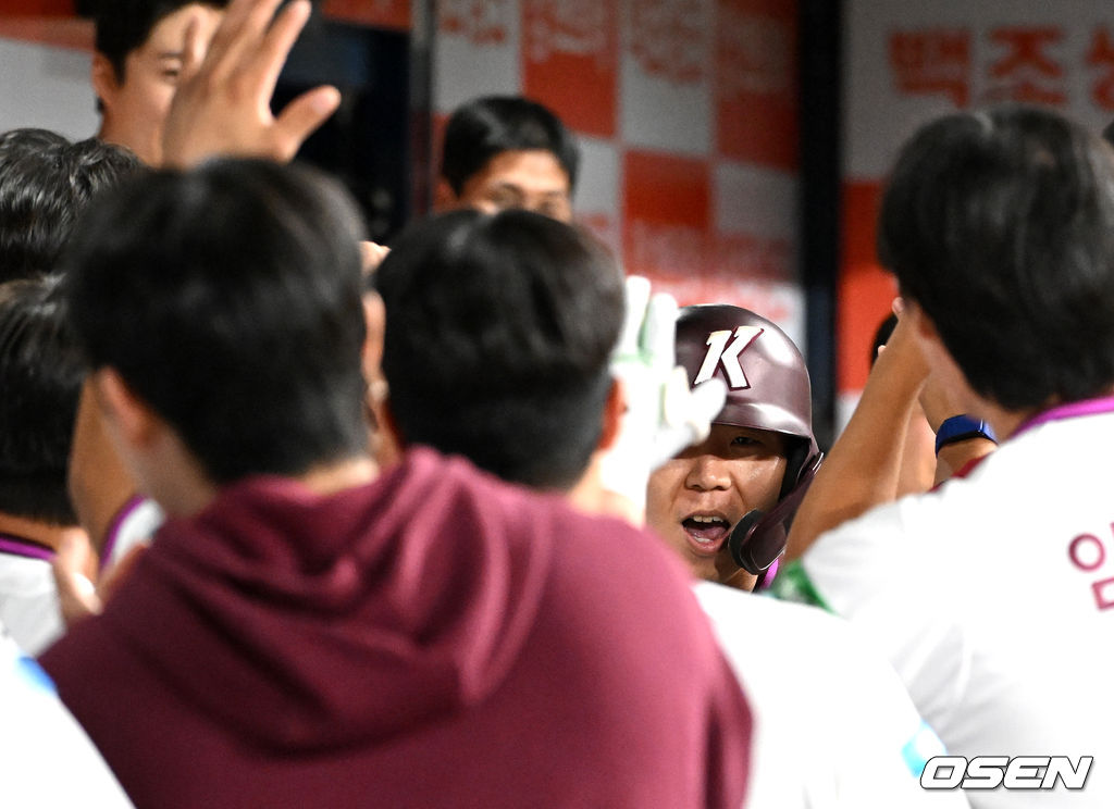 [사진]<b>김재현</b>,'위풍당당 <b>홈런</b> 타자'