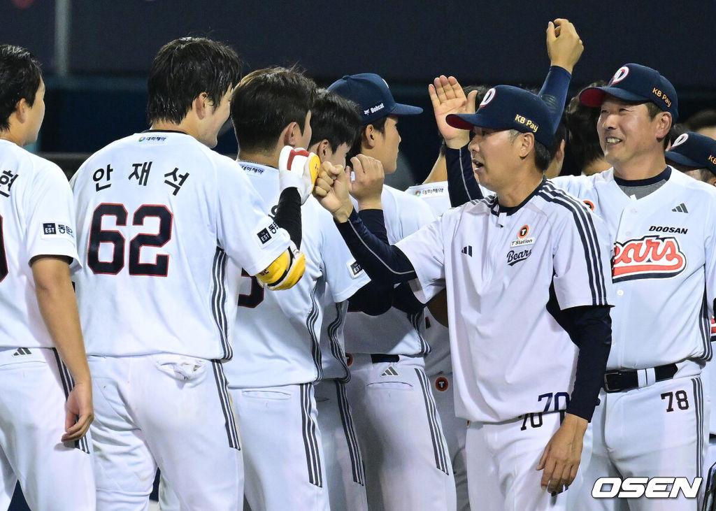 "4위, 5위 하려고 야구하는 거 아냐" 지난해 9위→올해 5위 확정, <b>두산</b> ...