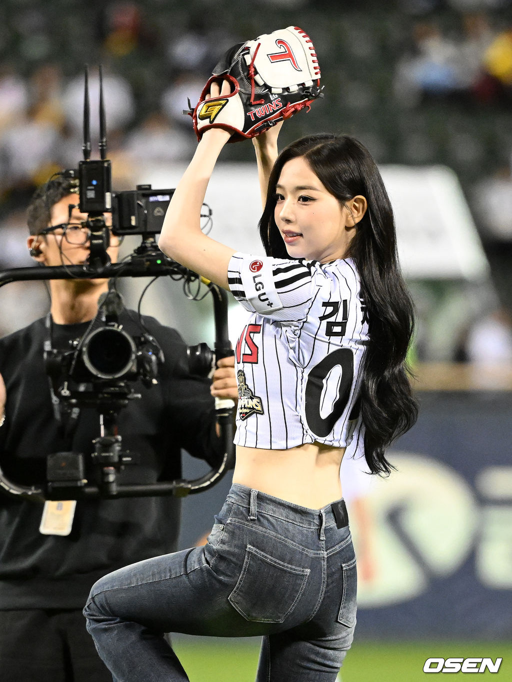 [사진]<b>트리플에스 김채연</b>,'LG 승리요정'