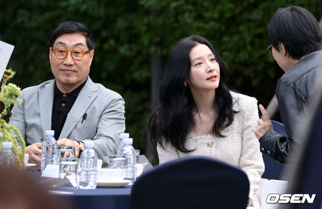 [사진]<b>정호영</b>-<b>이영애</b> <b>부부</b> '올해도 나란히 아름다운예술인상 참석'
