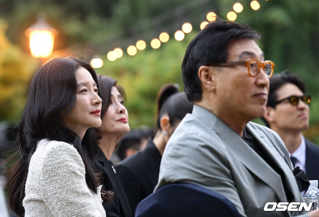 [사진]시상식 동반 참석한 <b>이영애</b>-<b>정호영 부부</b>