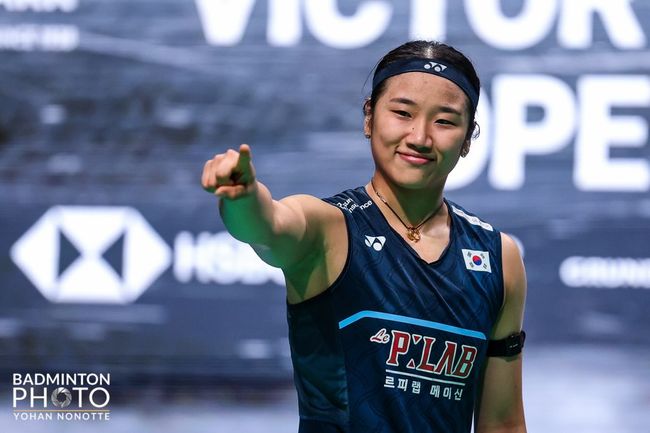 [속보] 무릎 꿇고도 받는다! <b>안세영</b>, '홈코트' <b>덴마크</b> 에이스 '21-9' 압도...