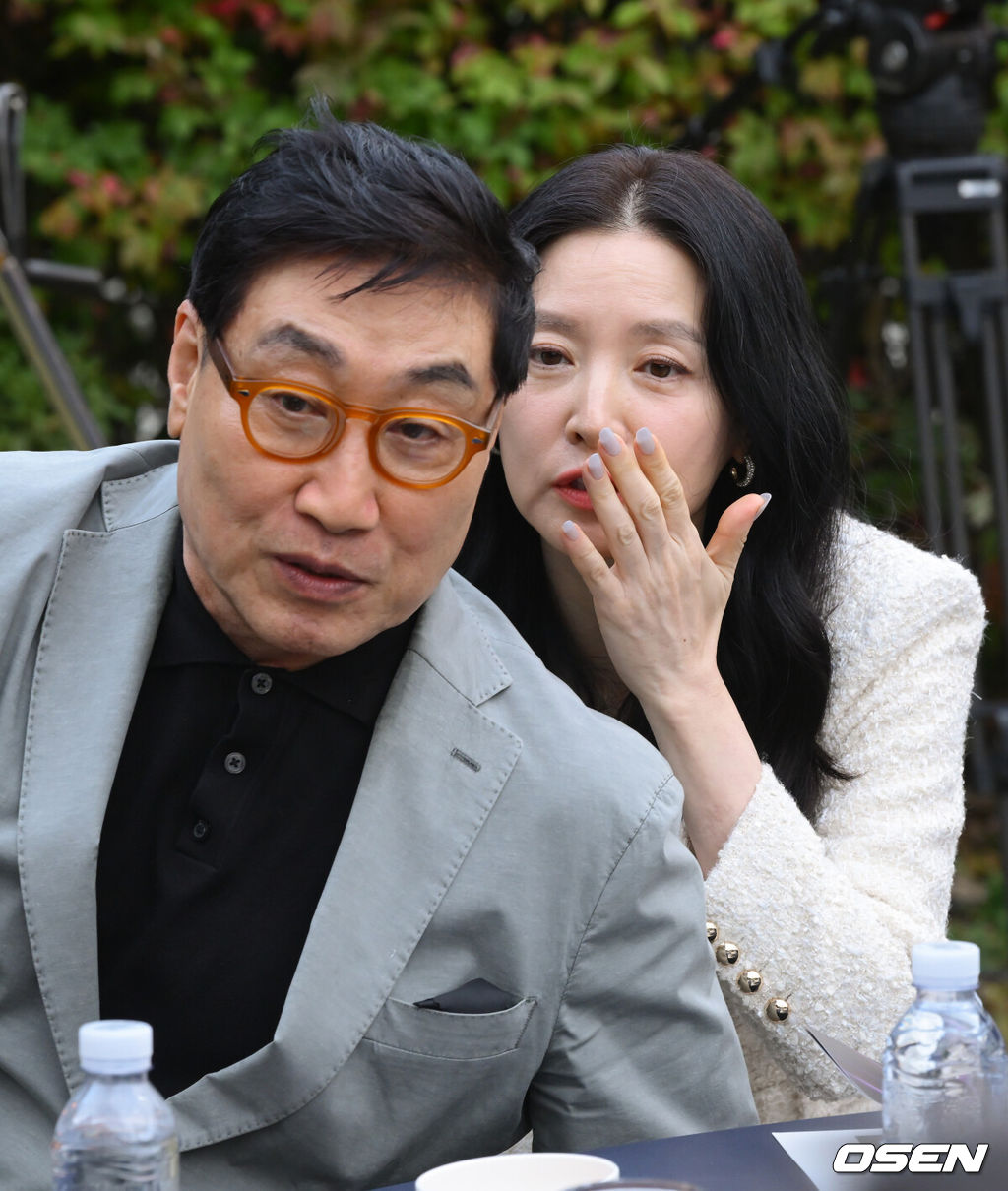<b>이영애</b>, ‘2조 자산가’ 정호영 씨와 행사 동반참여…20살차 안 믿기는...
