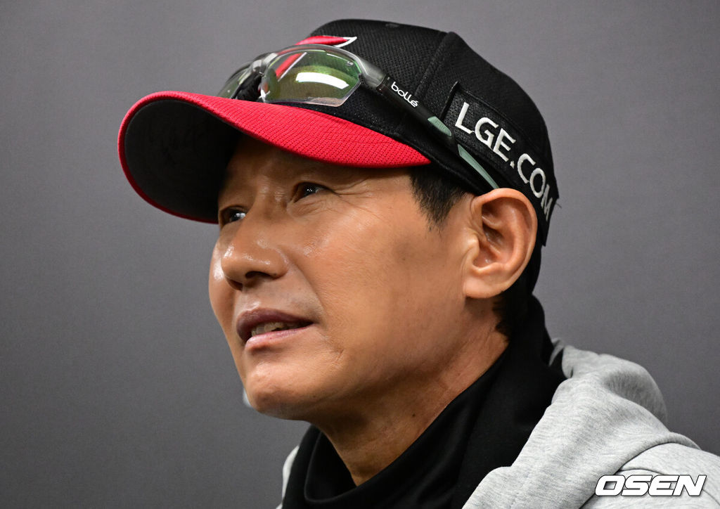패배, 또 패배, 벼랑 끝이다...왜 <b>임찬규</b> 5실점까지 놔뒀을까, 염경엽 "...