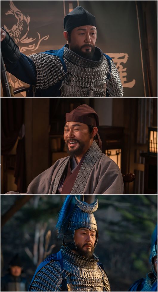 ドラマ『文武』で鎧姿と衣装姿を見せるパク・ソンウン