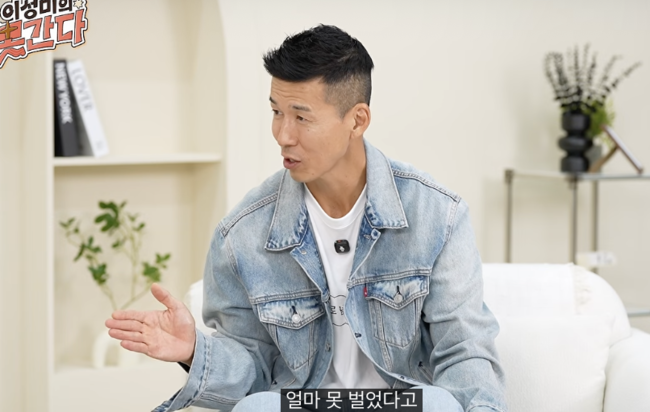 YouTube番組「イ・ソンミのモッカンダ」で話すSean