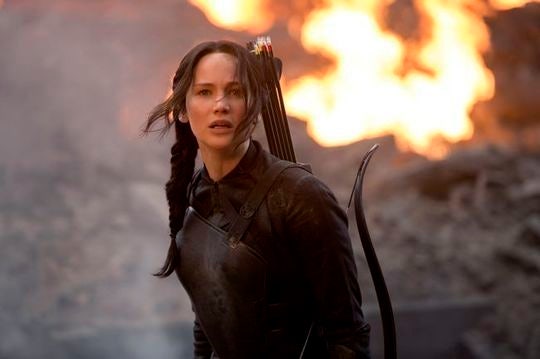 映画『ハンガー・ゲーム』のカットニス役を演じるジェニファー・ローレンス