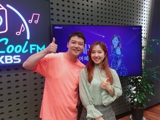 [POP이슈]"최근 호감"..전현무이혜성, KBS 아나 선후배→15살차 극복 커...
