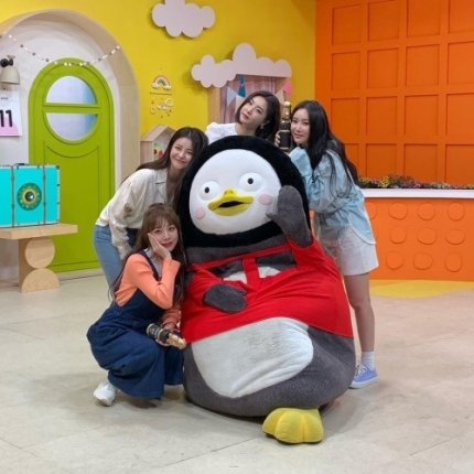 Photo of Brave Girls with Pengsoo
