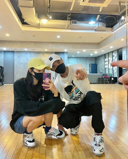 [팝업]'<b>2세 준비</b>' '<b>전진</b>'<b>류이서</b>, "혹시 임신?" 댓글에 "어머 아니에...