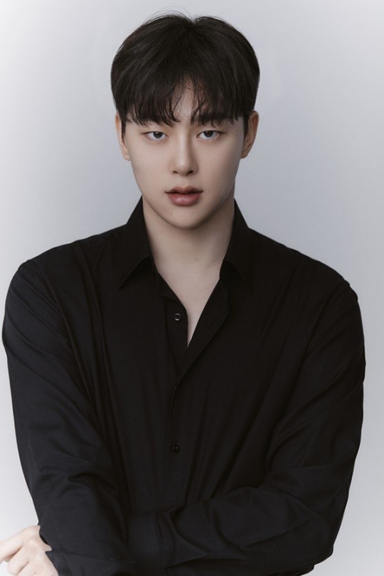 권현빈, <b>고스트 스튜디오</b>와 전속계약..<b>권나라</b>와 한솥밥[공식]