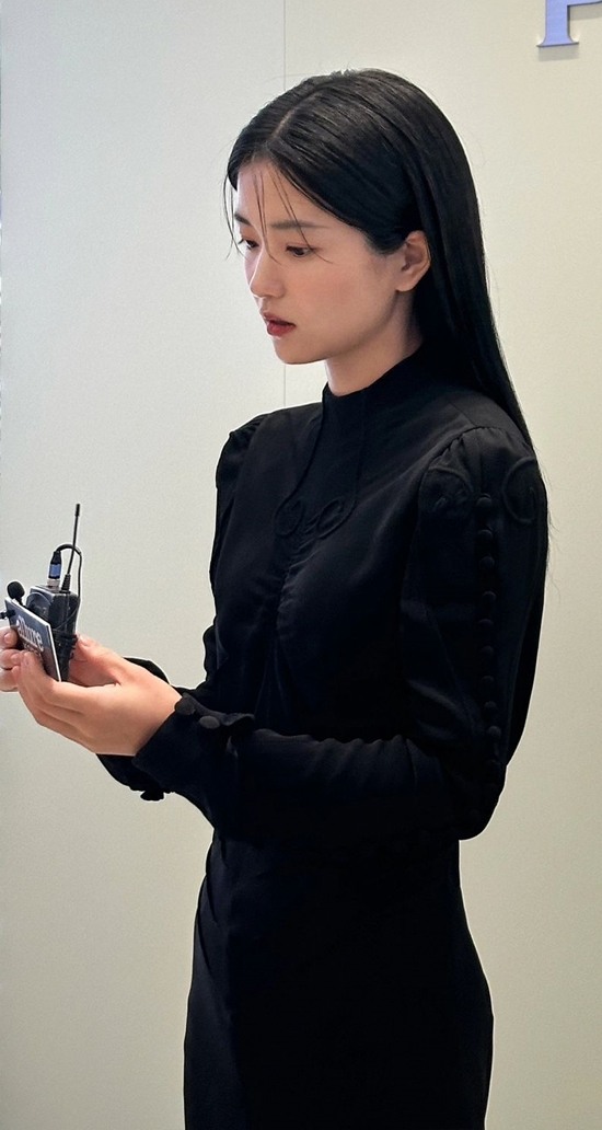 김태리 프라다 뷰티팝업 