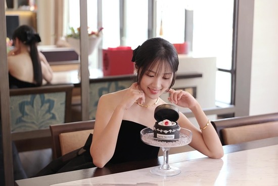 김혜윤, 드레스 입고 블랙스완 변신..선 넘은 예쁨