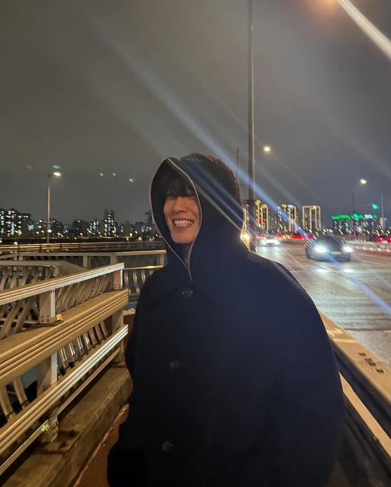 차은우 인스타업뎃 고기 쌈싸먹을 때도 멋진.....