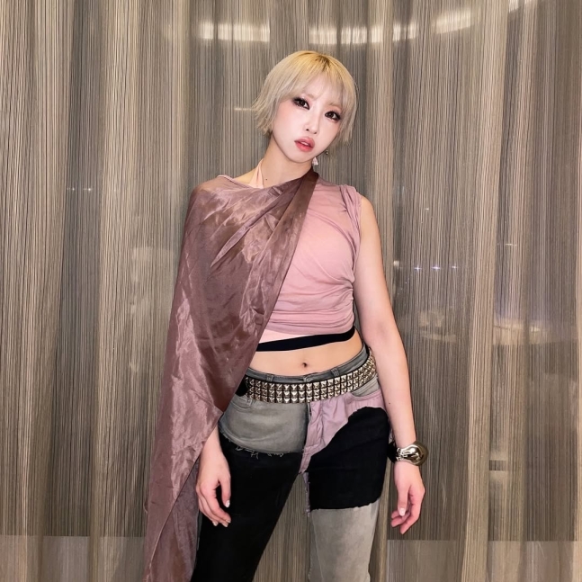 Tooniverse's Gong Minzy is oozing with beauty!!