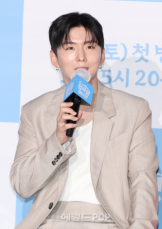 [포토]몬스타엑스 <b>기현</b>, ‘<b>류학생 어남선</b>’ 기대하세요
