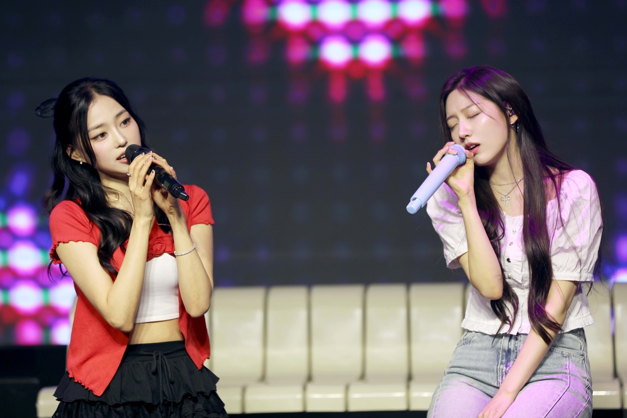 CLC <b>장예은</b>, 첫 단독 韓<b>팬미팅</b> 성료..멤버들 지원사격